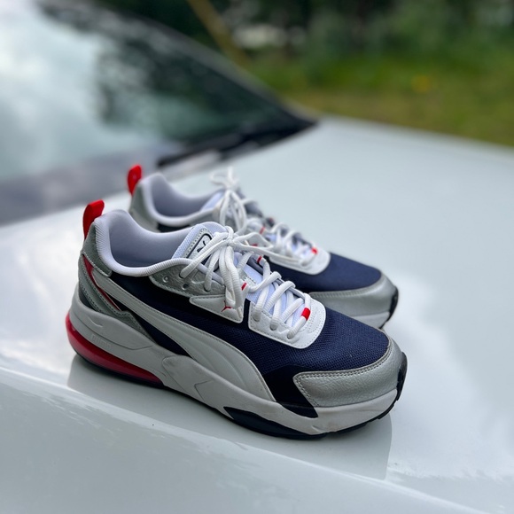 Original Puma Sneakers, Size 9 but it’s good for 8.5 too ,they were worn once - Picture 7 of 8